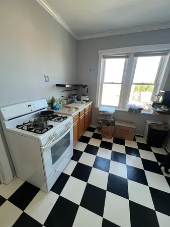 $2,150 | 2439 North Francisco Avenue, Unit 3, Chicago, IL 60647