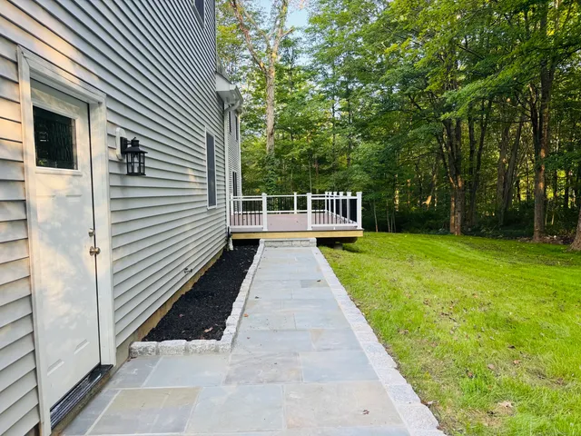 $899,000 | 238 Berkshire Road, Newtown, CT 06482