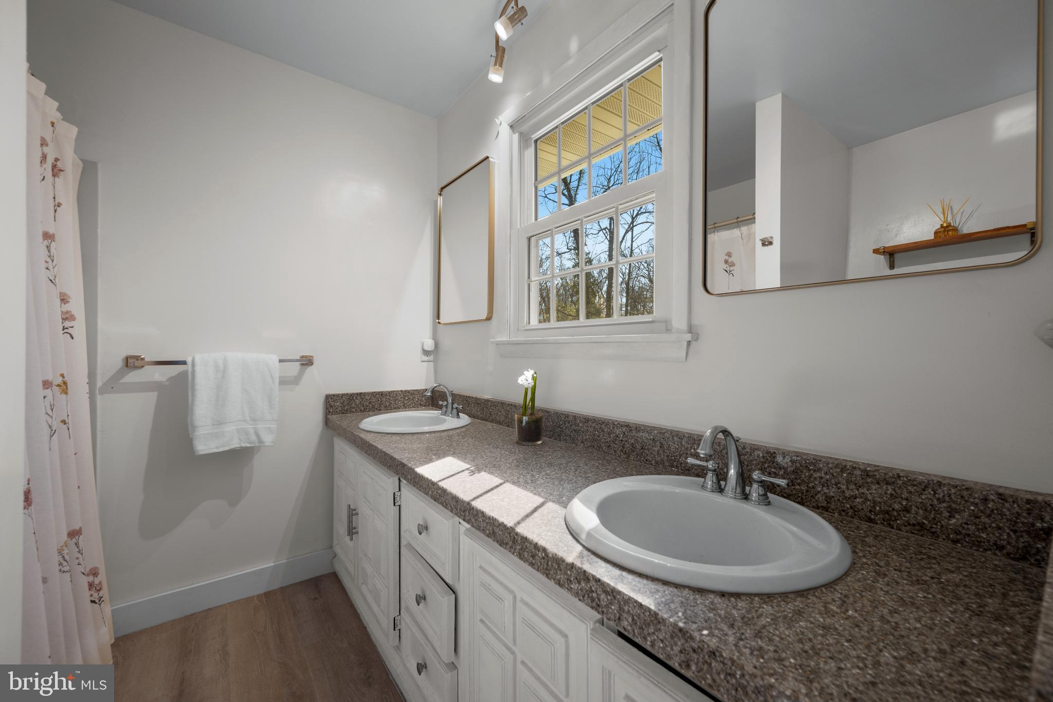 932 Western Chapel Road Westminster, MD 21157 - Photo 29 of 46 Primary Ensuite Bathroom