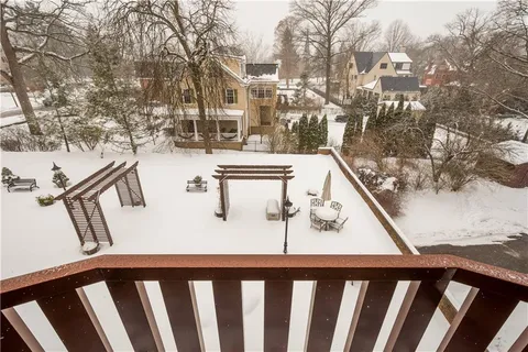 $248,000 | 136 Centennial Avenue, Unit 305, Sewickley, PA 15143