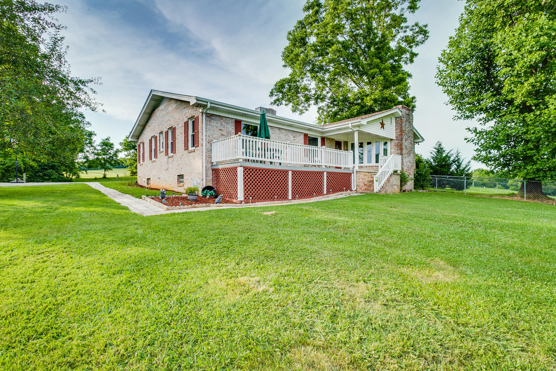 440 Minga Road Kingsport, TN 37663 - Photo 2 of 38 002
