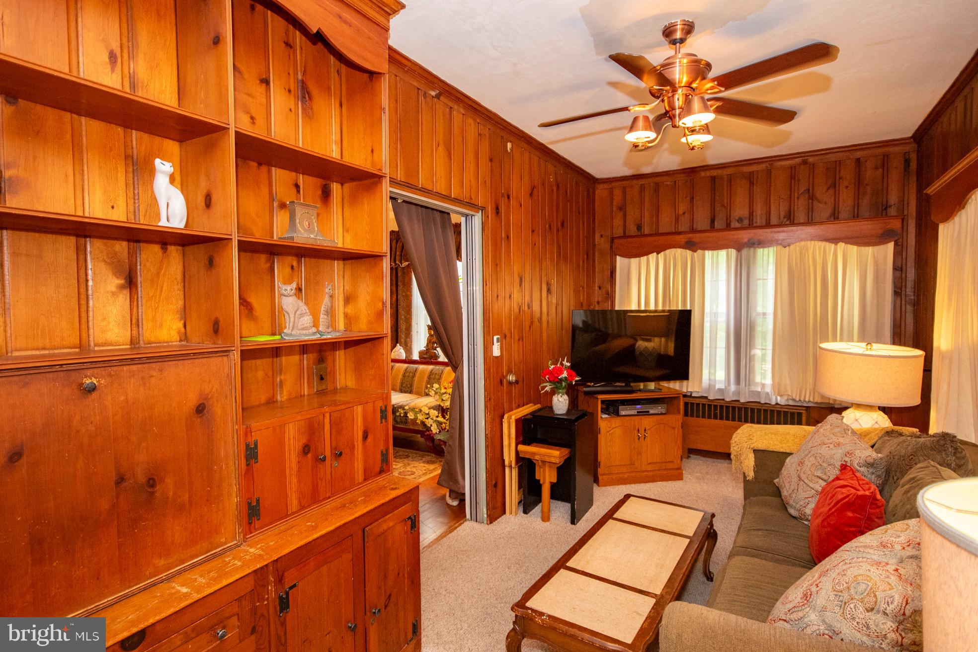 2705 Queen Anne Road Baltimore, MD 21216 - Photo 13 of 29 Den
