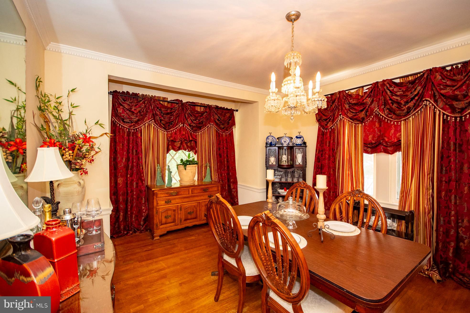 2705 Queen Anne Road Baltimore, MD 21216 - Photo 14 of 29 Formal Dining Room
