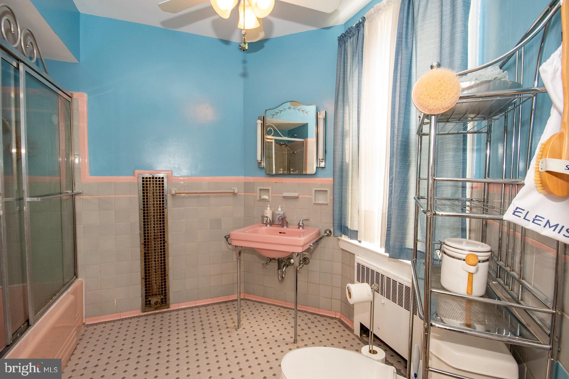 2705 Queen Anne Road Baltimore, MD 21216 - Photo 22 of 29 Primary Bathroom