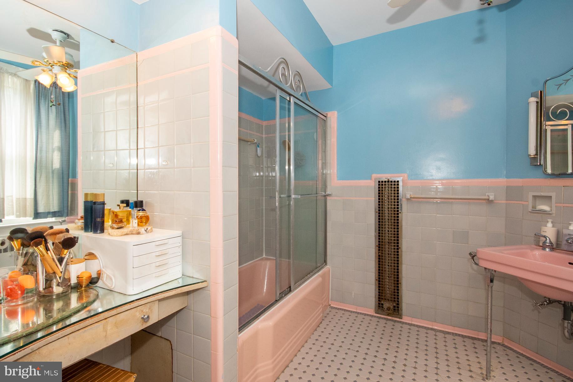 2705 Queen Anne Road Baltimore, MD 21216 - Photo 23 of 29 Primary Bathroom