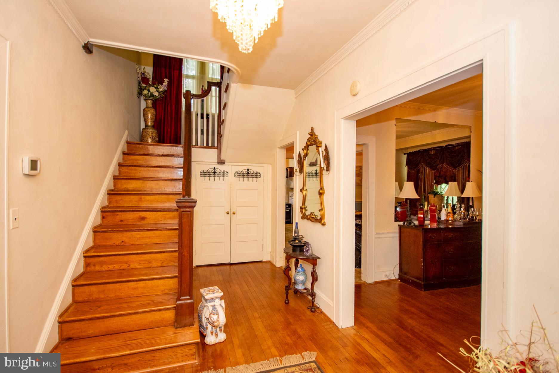 2705 Queen Anne Road Baltimore, MD 21216 - Photo 8 of 29 Foyer