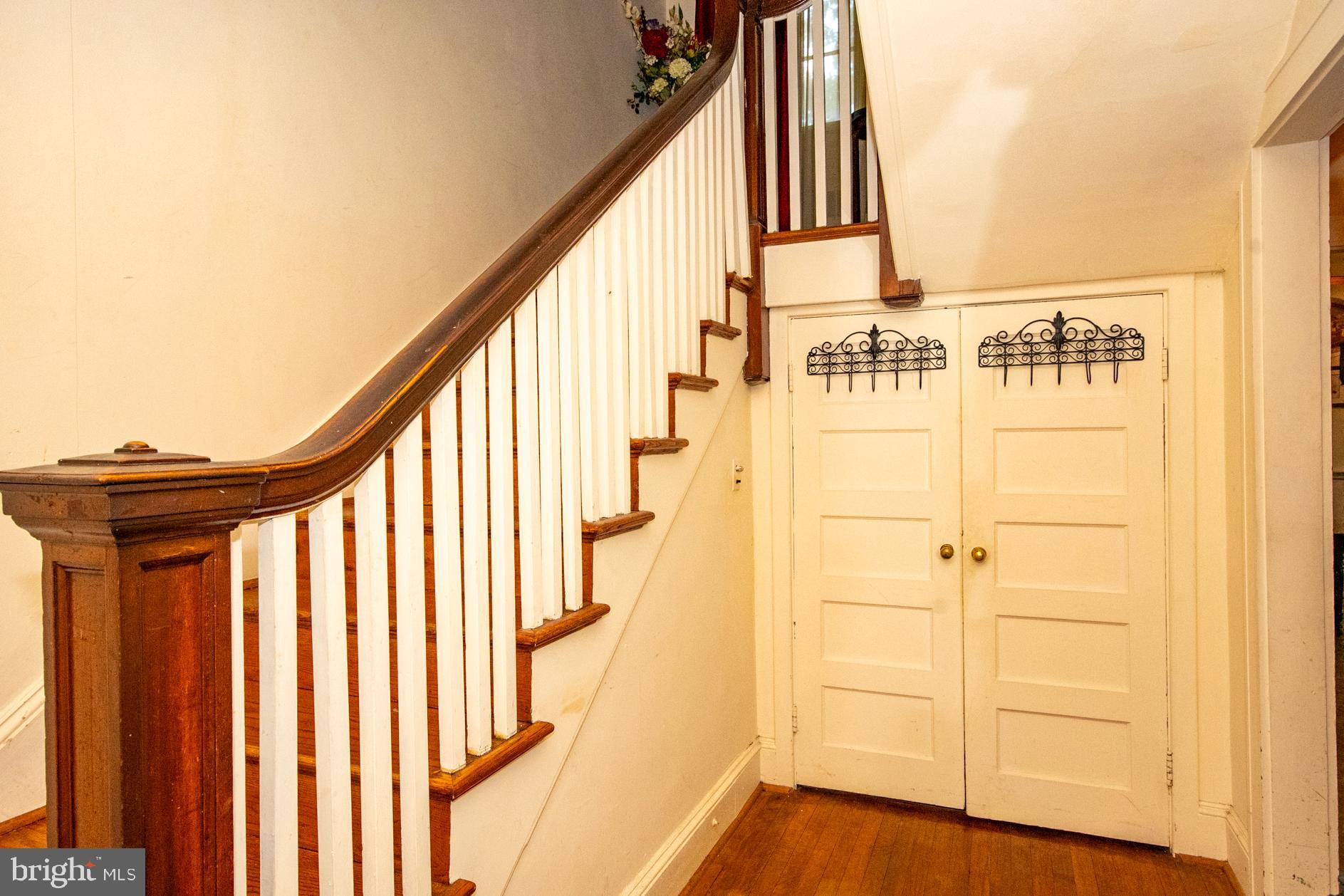 2705 Queen Anne Road Baltimore, MD 21216 - Photo 9 of 29 Foyer Closet