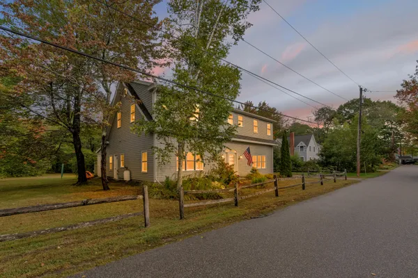 $2,095,000 | 40 Wildwood Avenue, Kennebunkport, ME 04046