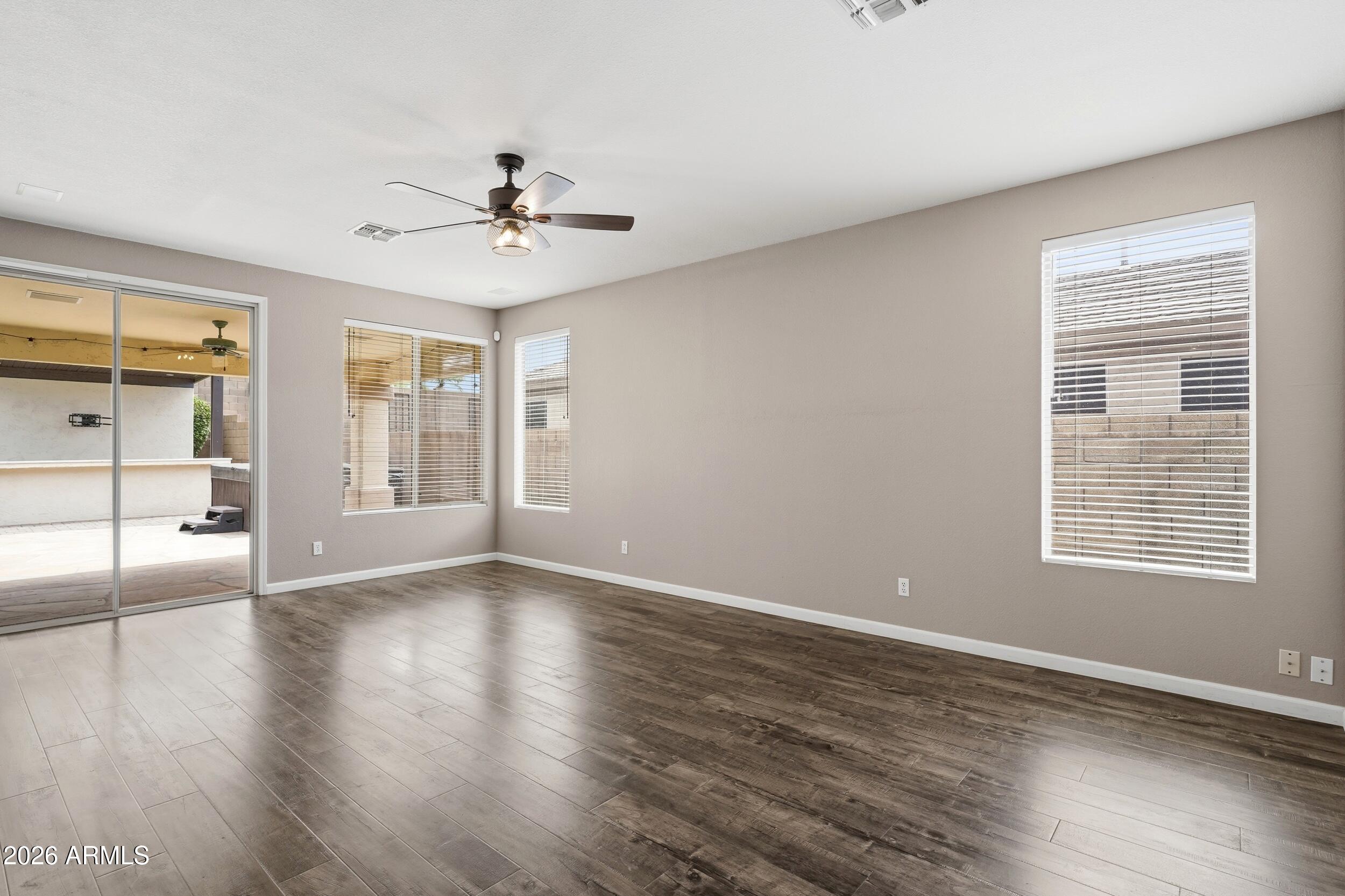 1724 West Deer Creek Road Phoenix, AZ 85045 - Photo 9 of 25