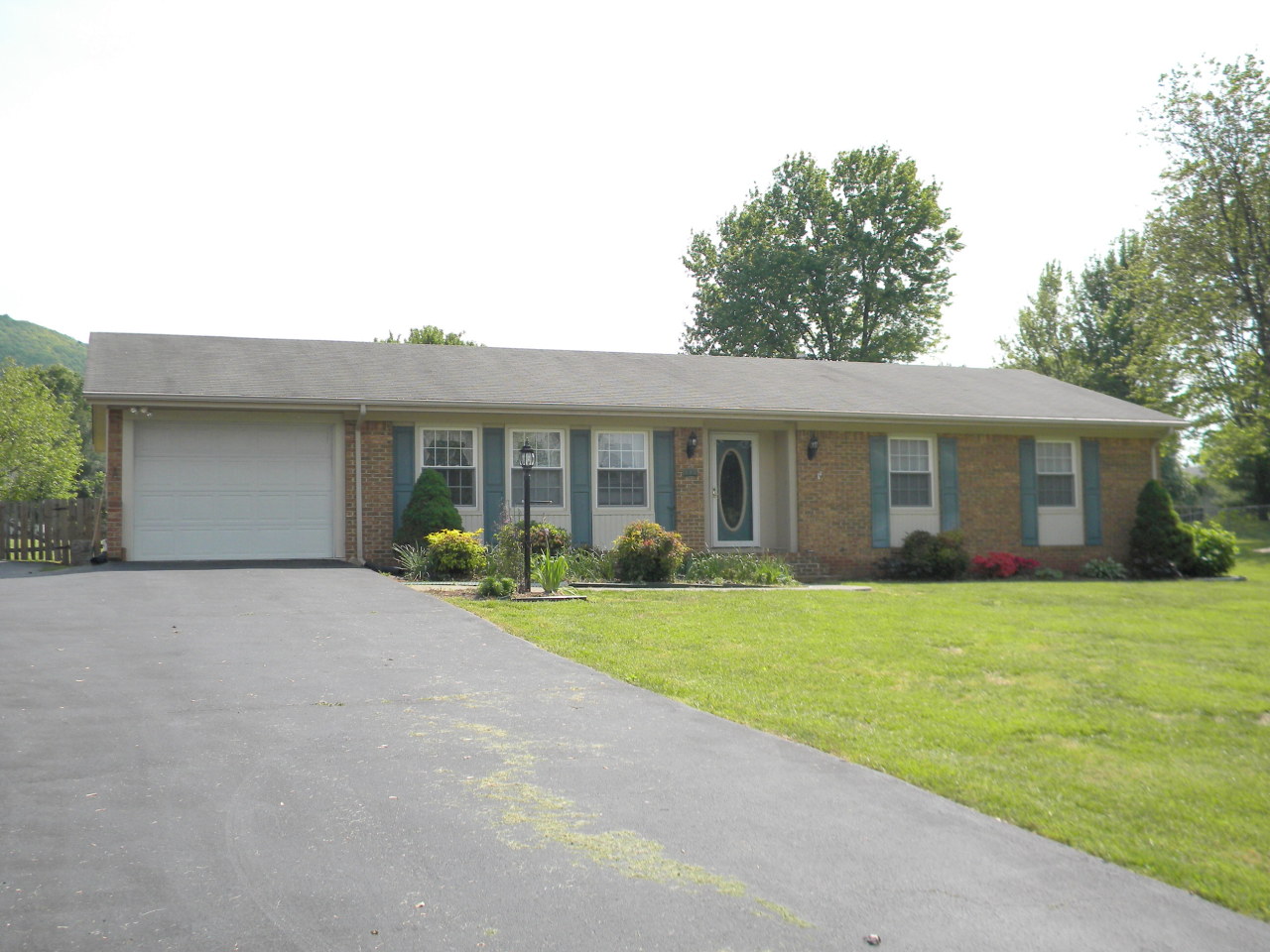 215 Apple Tree Road Roanoke, VA 24019 - Photo 1 of 13 Front View