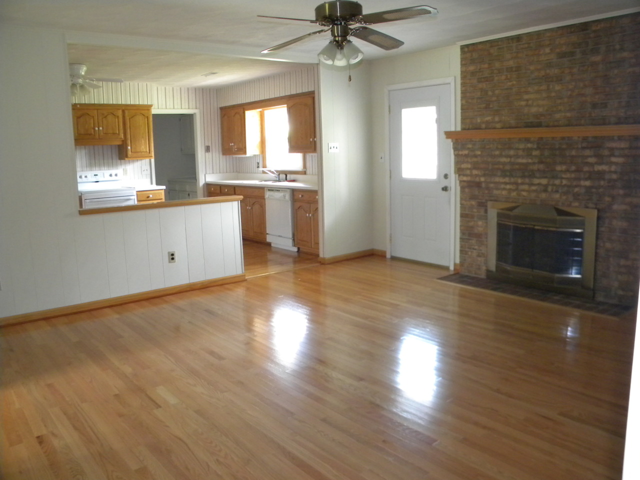 215 Apple Tree Road Roanoke, VA 24019 - Photo 3 of 13 Family Room