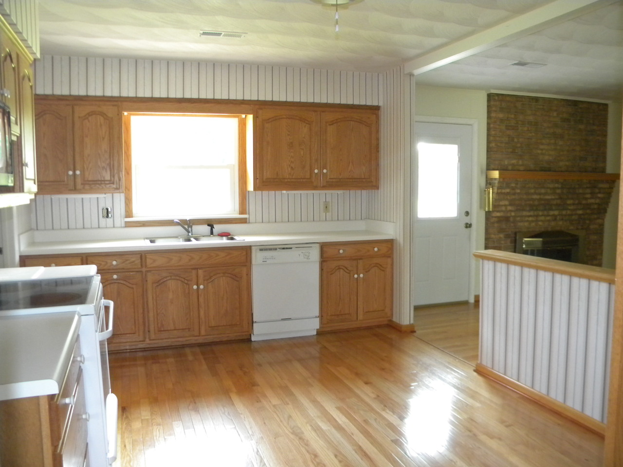 215 Apple Tree Road Roanoke, VA 24019 - Photo 5 of 13 Kitchen