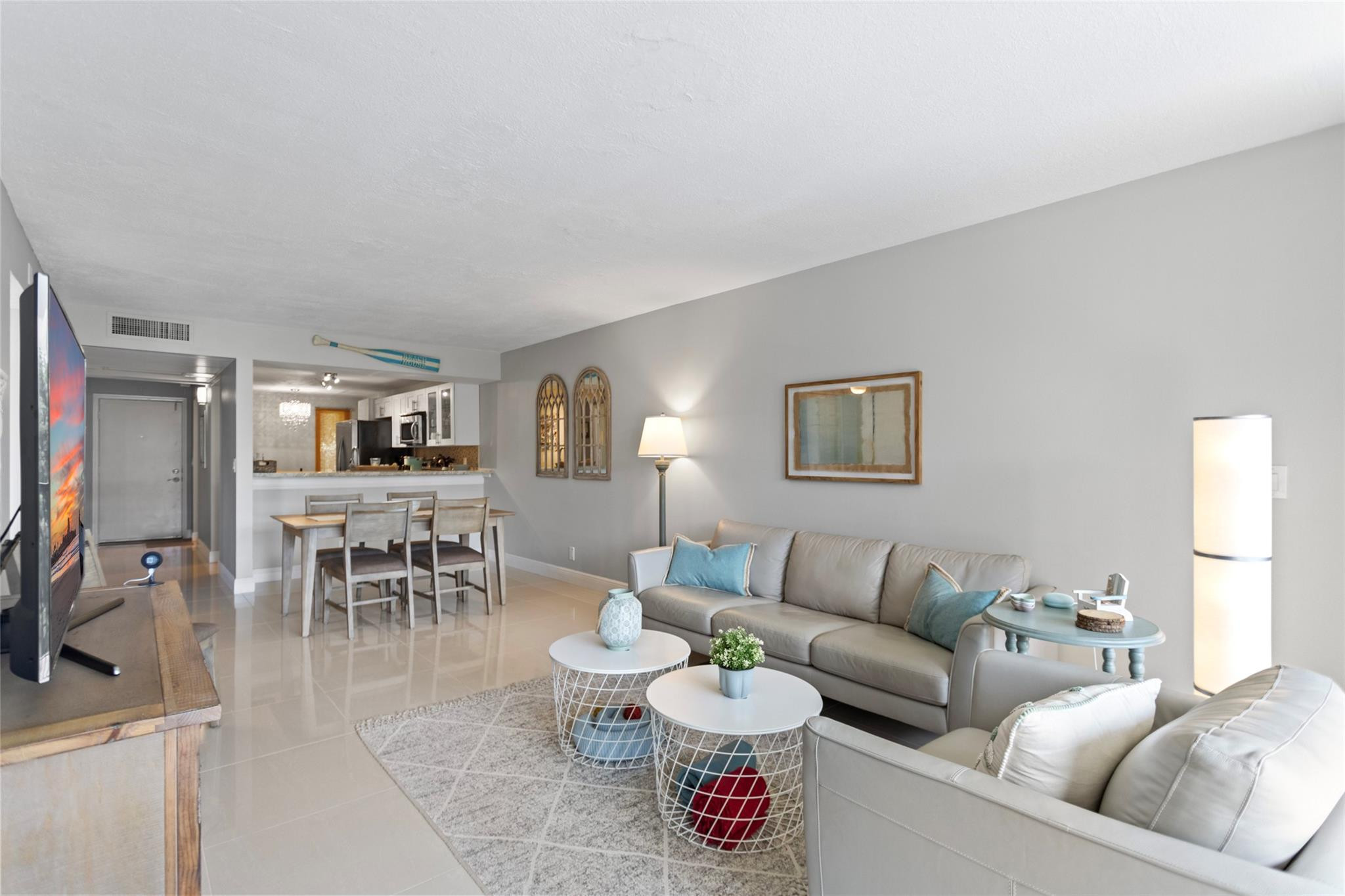 16 Royal Palm Way, Unit 302 Boca Raton, FL 33432 - Photo 15 of 34 Living Room
