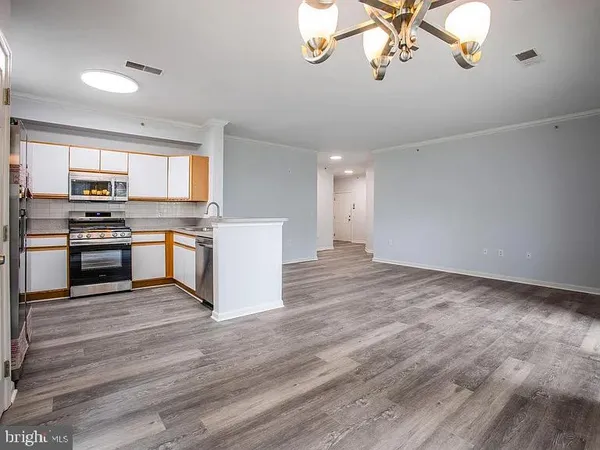 $2,600 | 1301 Karen Boulevard, Unit 401, Capitol Heights, MD 20743