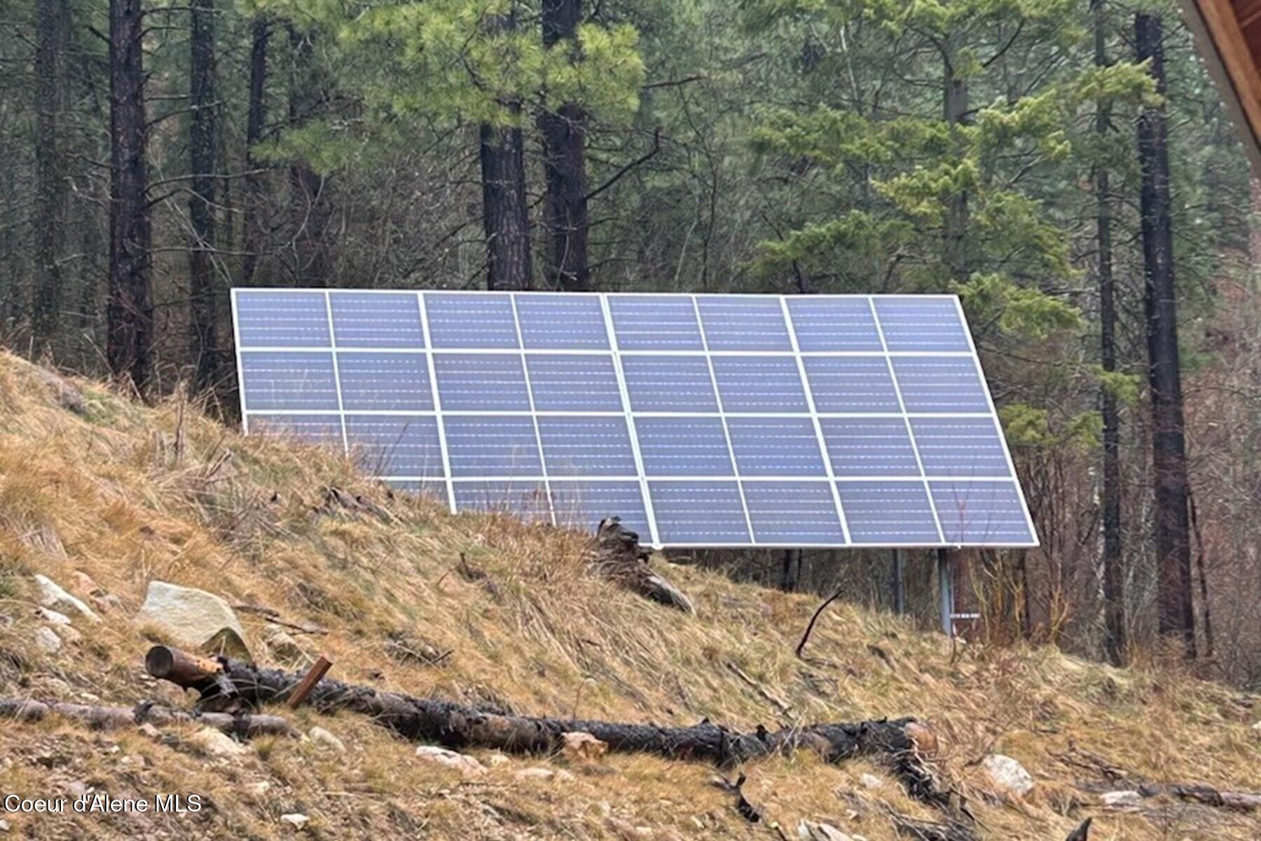 69 Boreal Way Naples, ID 83847 - Photo 34 of 85 20260402_203742486_iOS