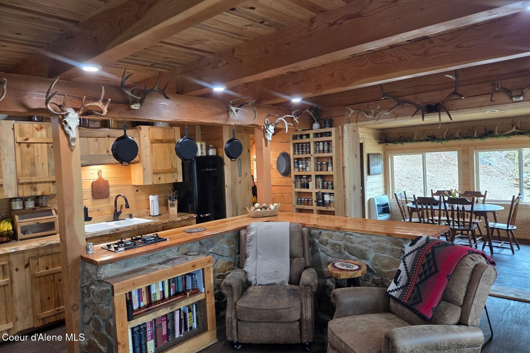 69 Boreal Way Naples, ID 83847 - Photo 46 of 85 The Cabin