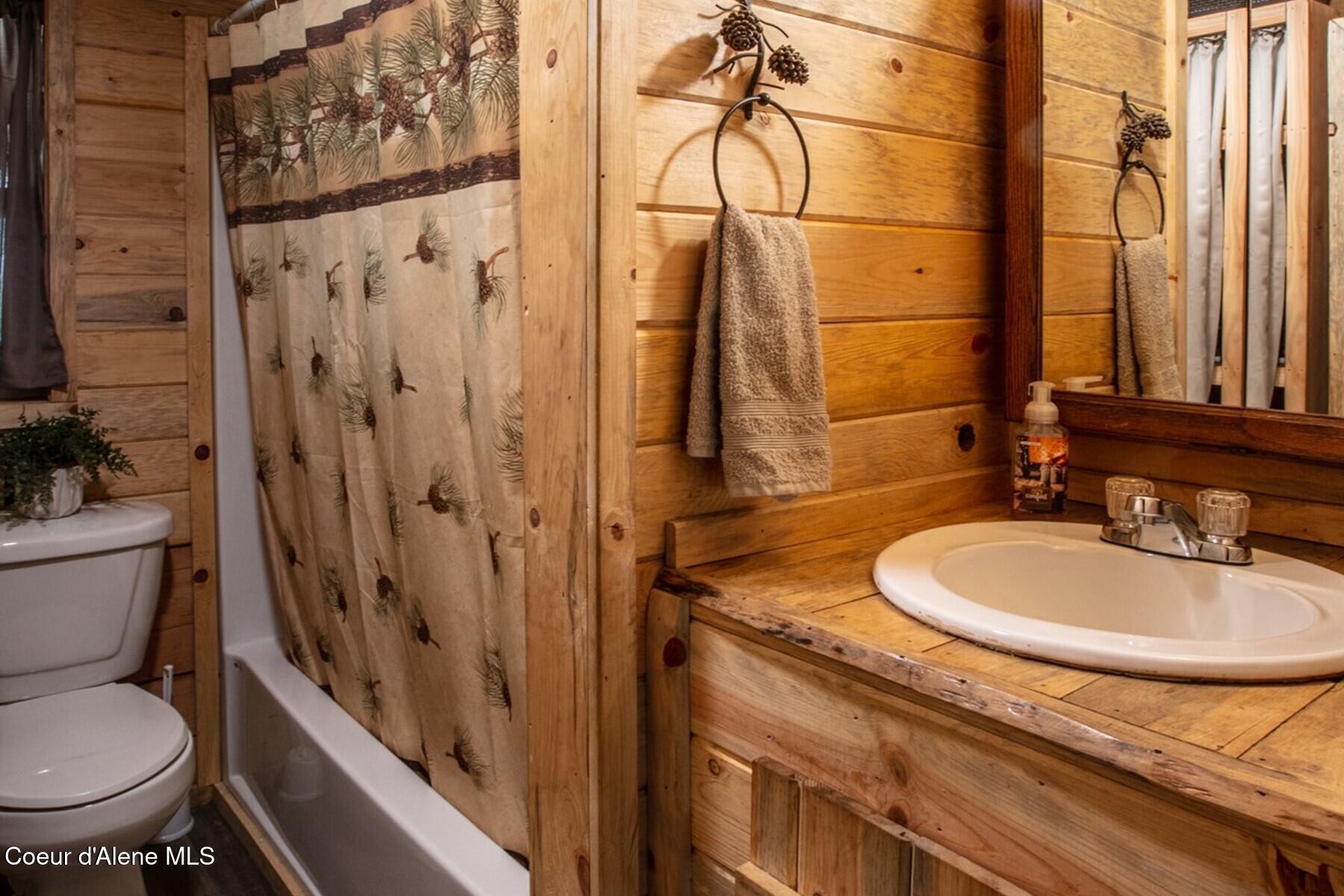 69 Boreal Way Naples, ID 83847 - Photo 55 of 85 The Cabin