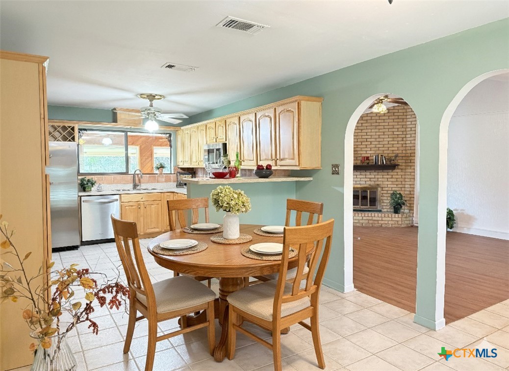 659 County Road 4744 Kempner, TX 76539 - Photo 14 of 48 Virtually staged dining