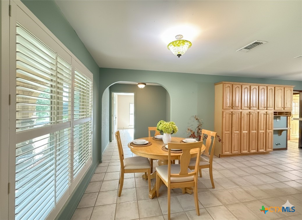 659 County Road 4744 Kempner, TX 76539 - Photo 10 of 48 Virtually staged dining