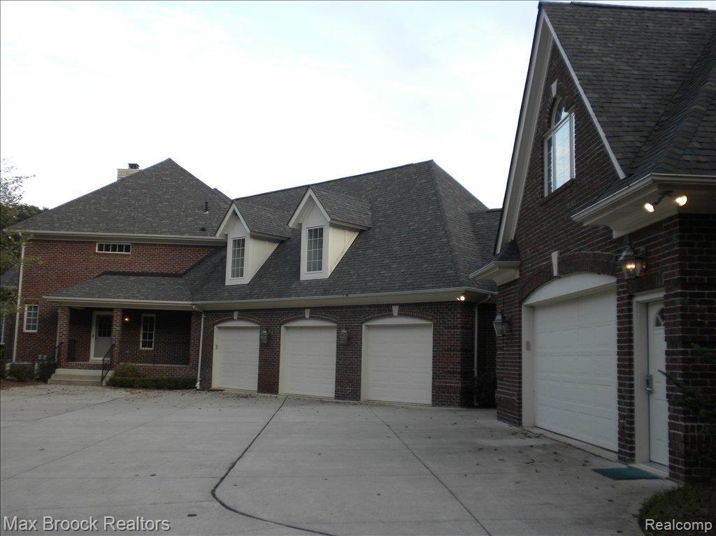 1701 Buell Court Rochester, MI 48306 - Photo 23 of 25 Garage