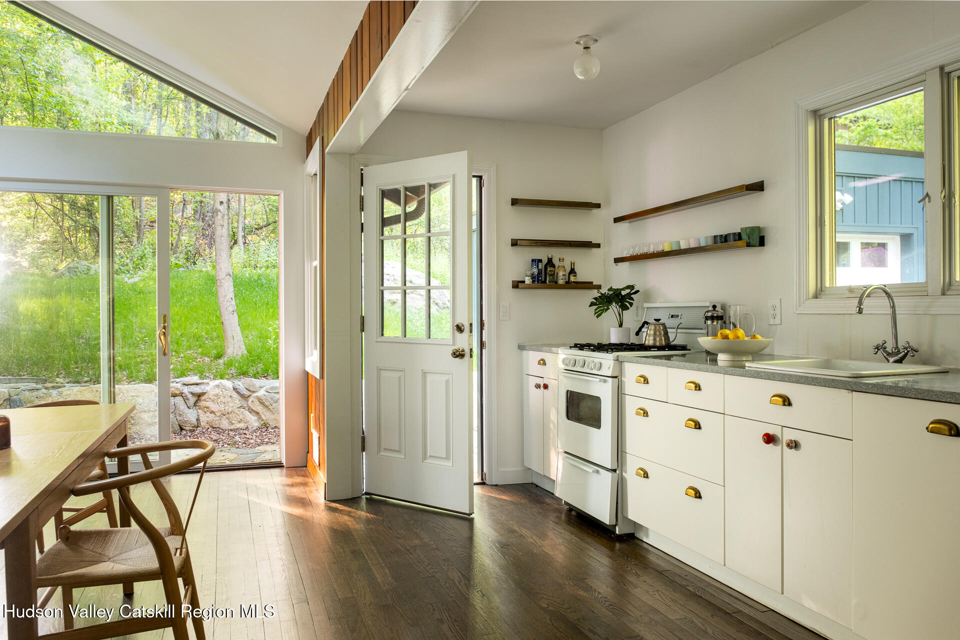 317 Lake Shore Road Putnam Valley, NY 10579 - Photo 8 of 22 8
