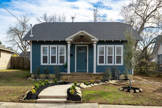 $349,000 | 102 East Val Verde Street, Brenham, TX 77833