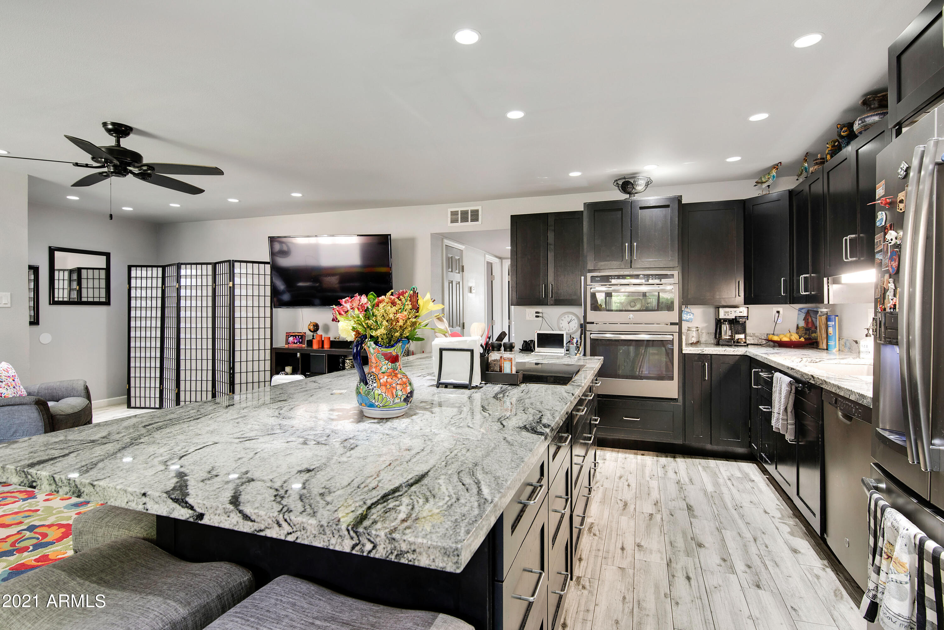 5525 East Thomas Road, Unit O2 Phoenix, AZ 85018 - Photo 8 of 31 _dsc8194-_dsc8196