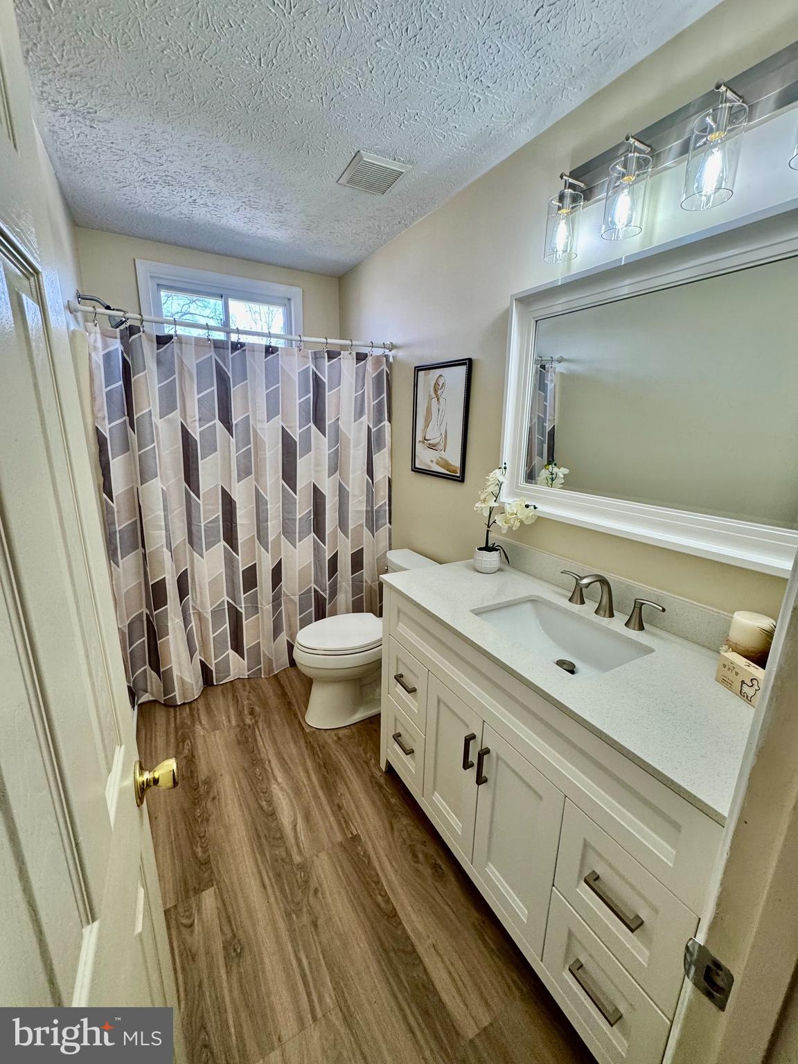 1002 Elbridge Way Severn, MD 21144 - Photo 38 of 49 Upstairs hallway full bathroom