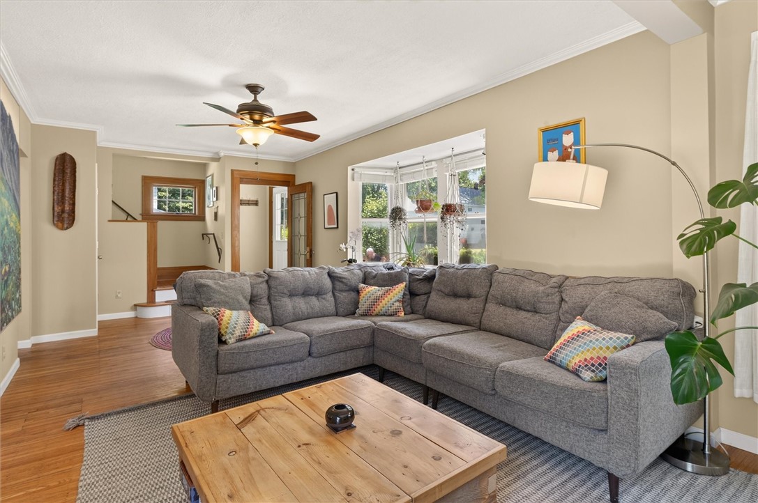 148 Rawlinson Road Irondequoit, NY 14617 - Photo 6 of 50