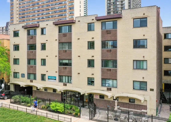 $1,708 | 6001 North Kenmore Avenue, Unit 510, Chicago, IL 60660