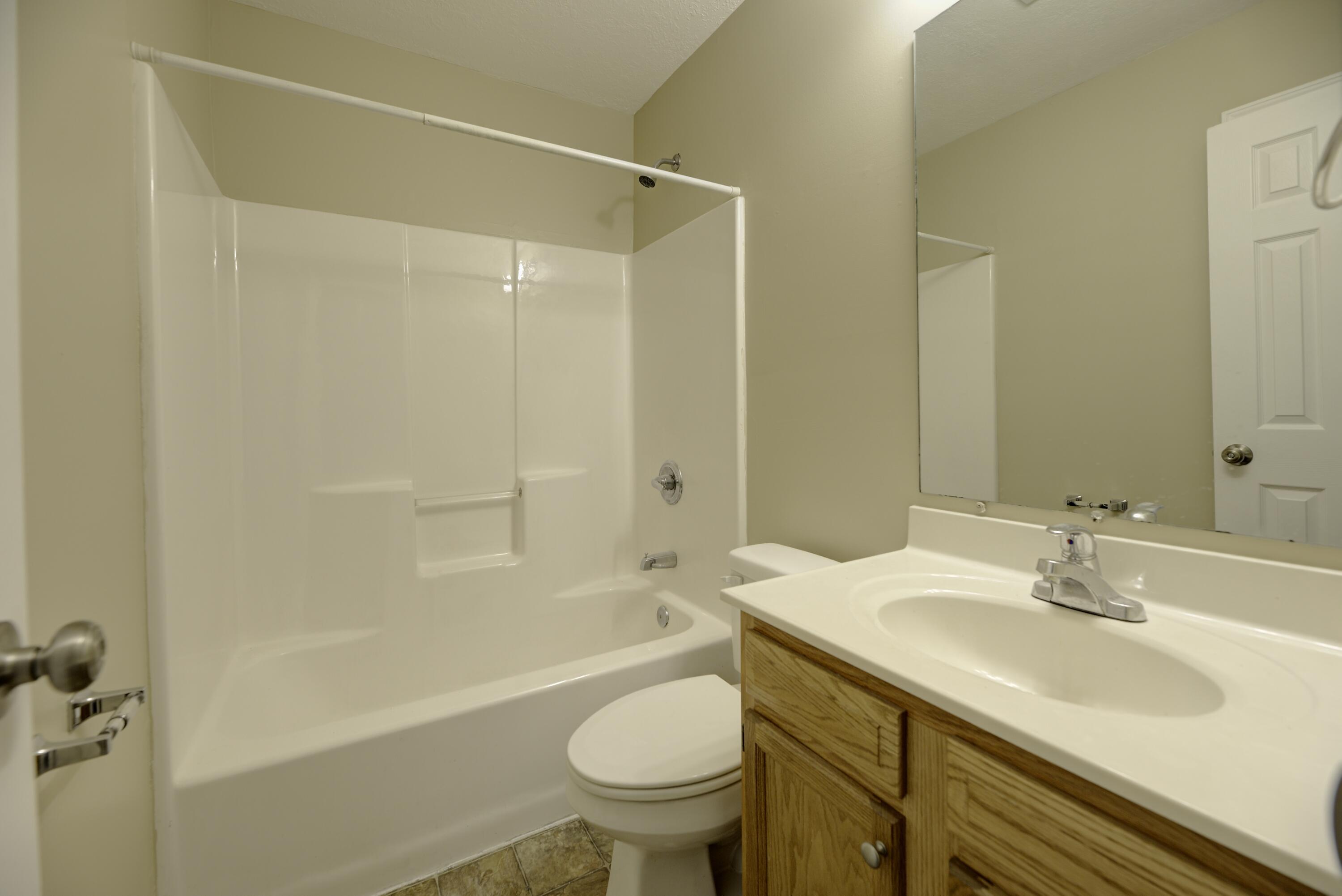 1421 Vance Road Chattanooga, TN 37421 - Photo 13 of 16 Shared Bath