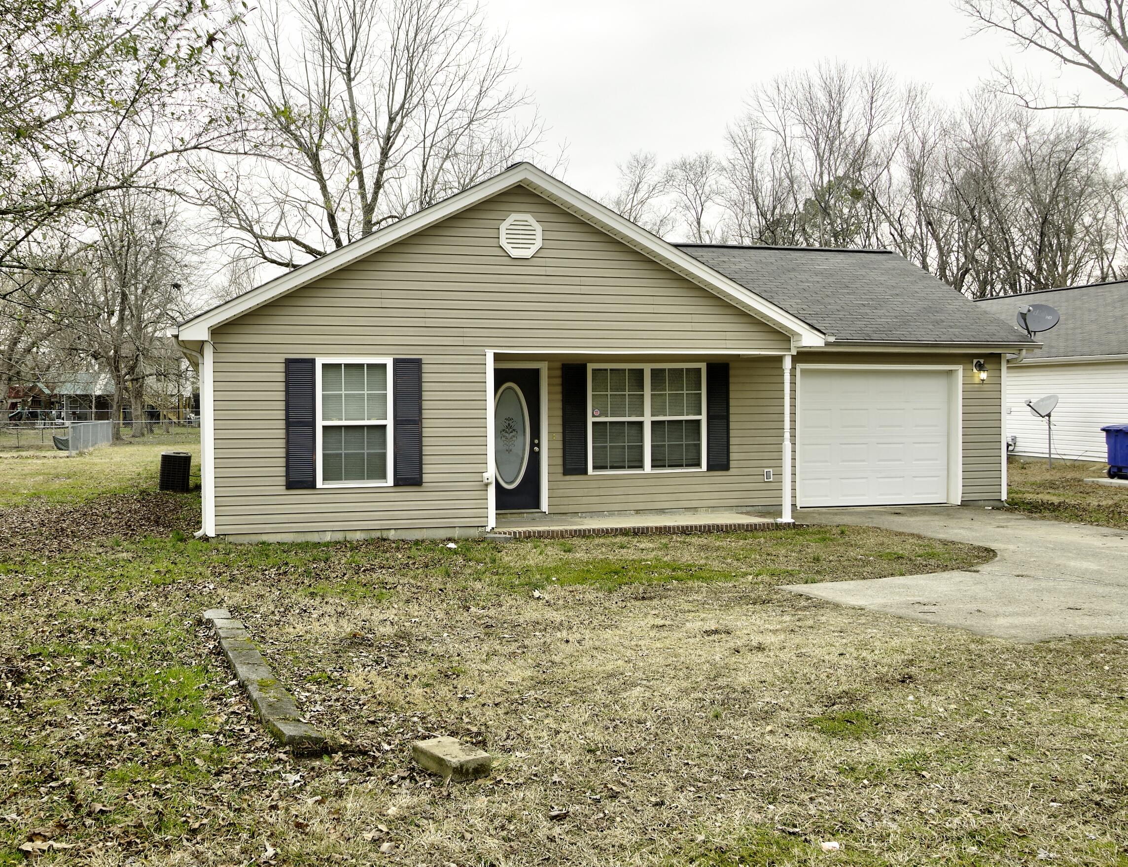 1421 Vance Road Chattanooga, TN 37421 - Photo 16 of 16 Front View