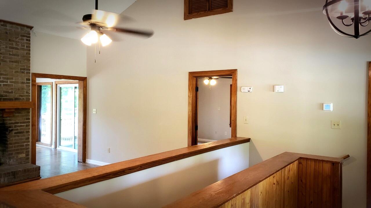 150 Falcon Court Hodges, SC 29653 - Photo 4 of 30