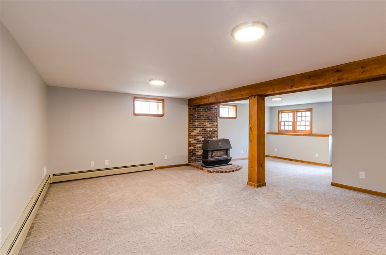 6 North Meadow Road Amherst, NH 03031 - Photo 24 of 34