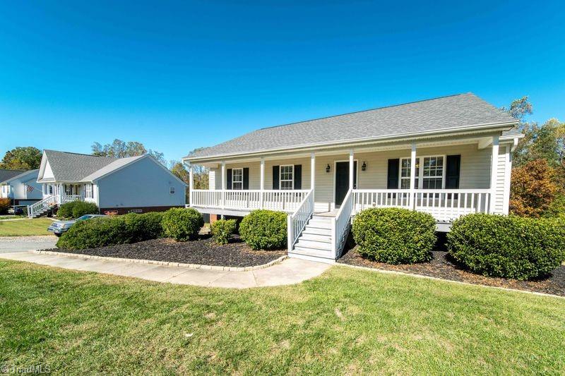 6936 Channel Forest Road Belews Creek, NC 27009 - Photo 2 of 28 Gallery Image 2