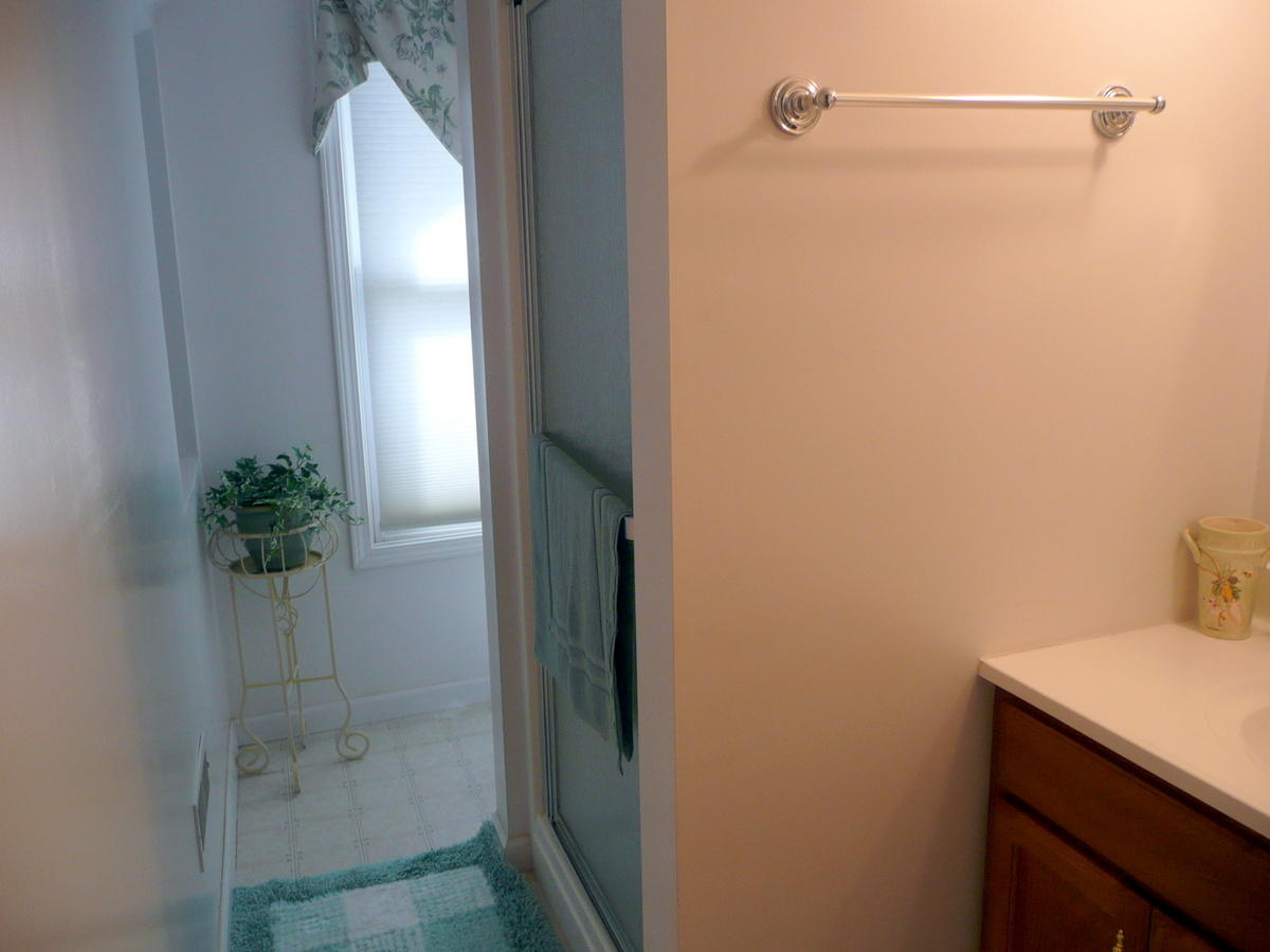 400 Brunner Road Sweetwater, TN 37874 - Photo 22 of 37 Upstairs Bath