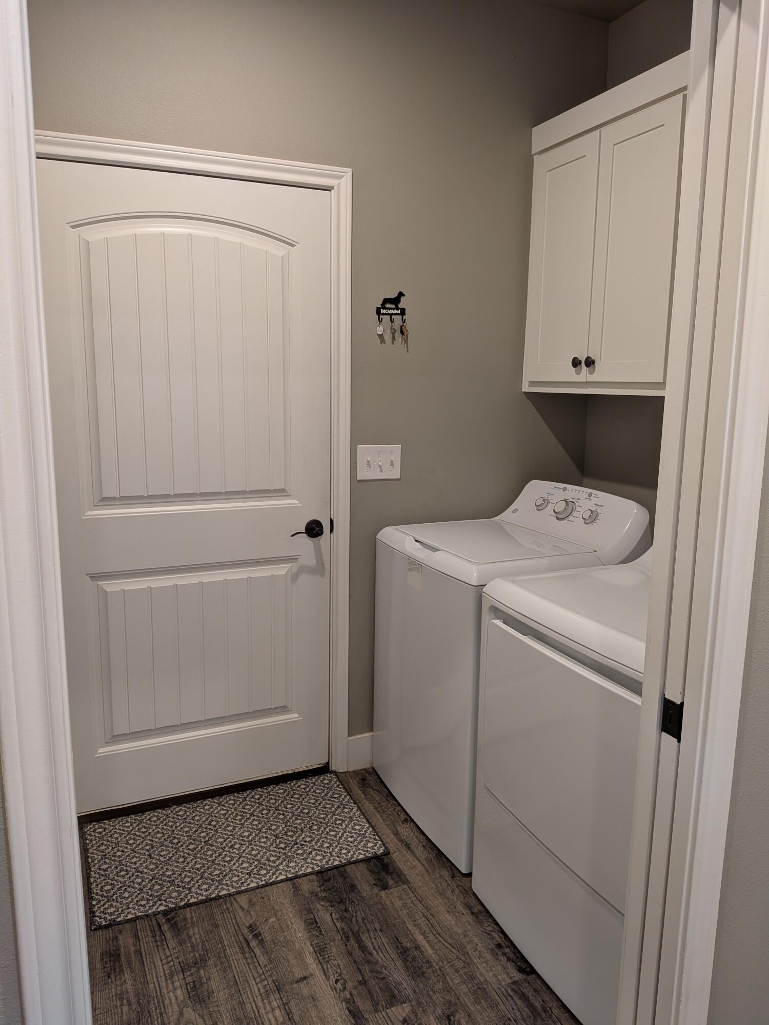 6913 18th Street Lubbock, TX 79416 - Photo 37 of 38 Laundry room