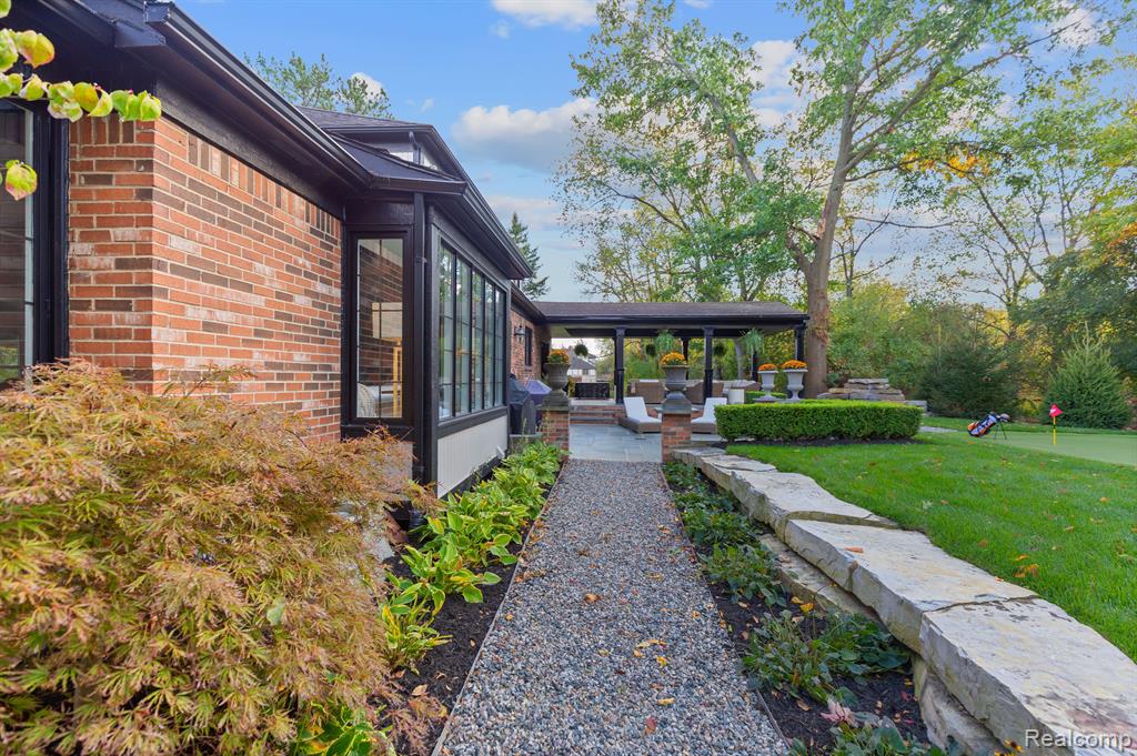 2599 Munster Road Rochester Hills, MI 48309 - Photo 52 of 58