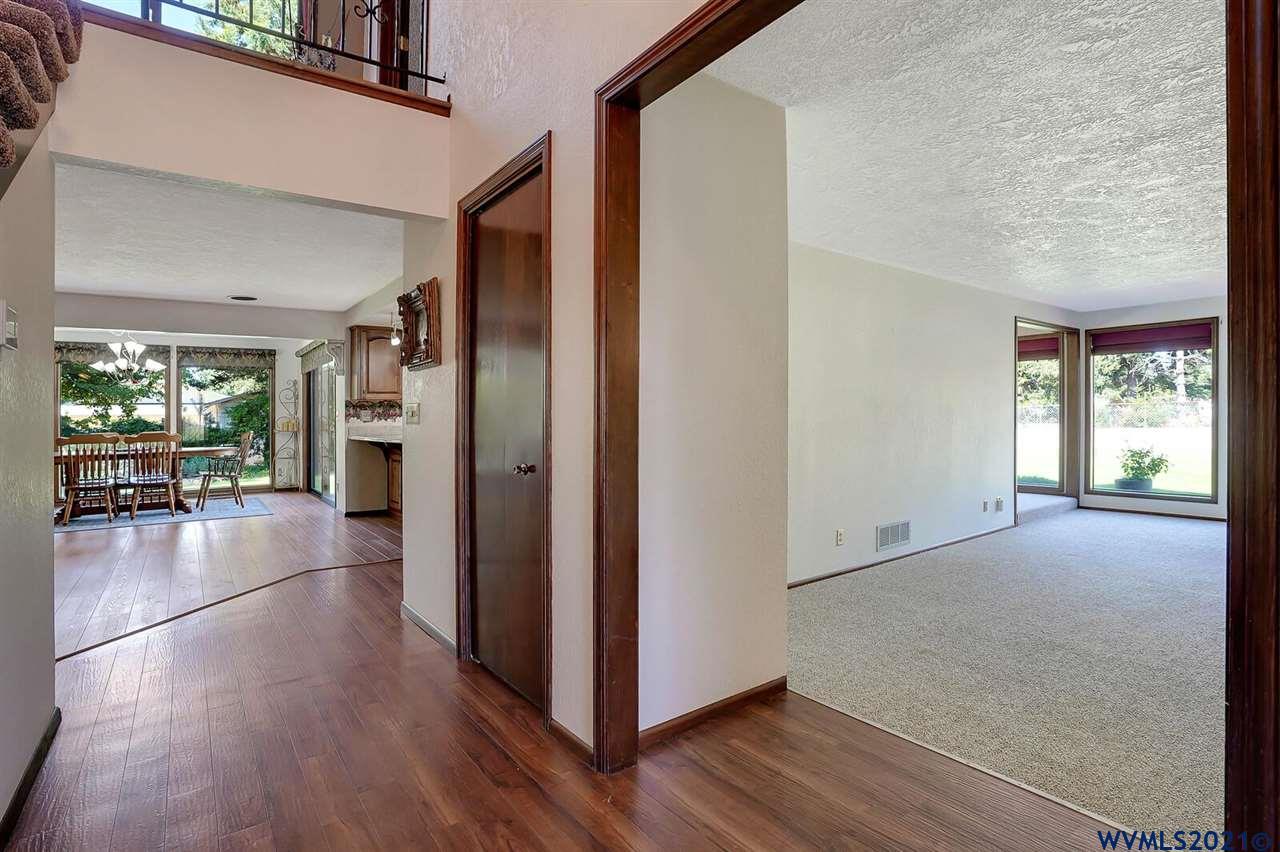 5305 Radell Court Southeast Salem, OR 97317 - Photo 9 of 42
