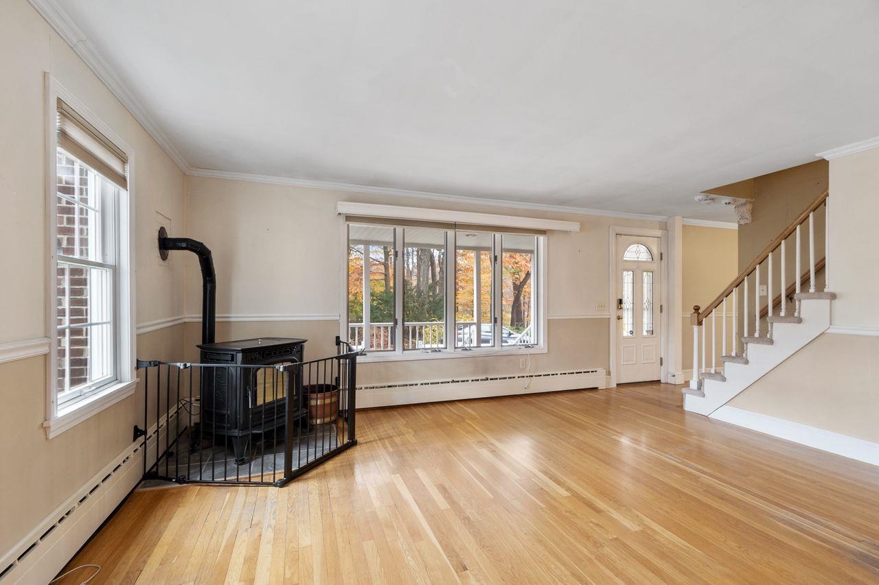 15 Coleman Street Rochester, NH 03867 - Photo 6 of 38