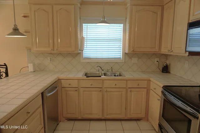 $244,900 | 204 Holmar Drive, Brandon, MS 39047