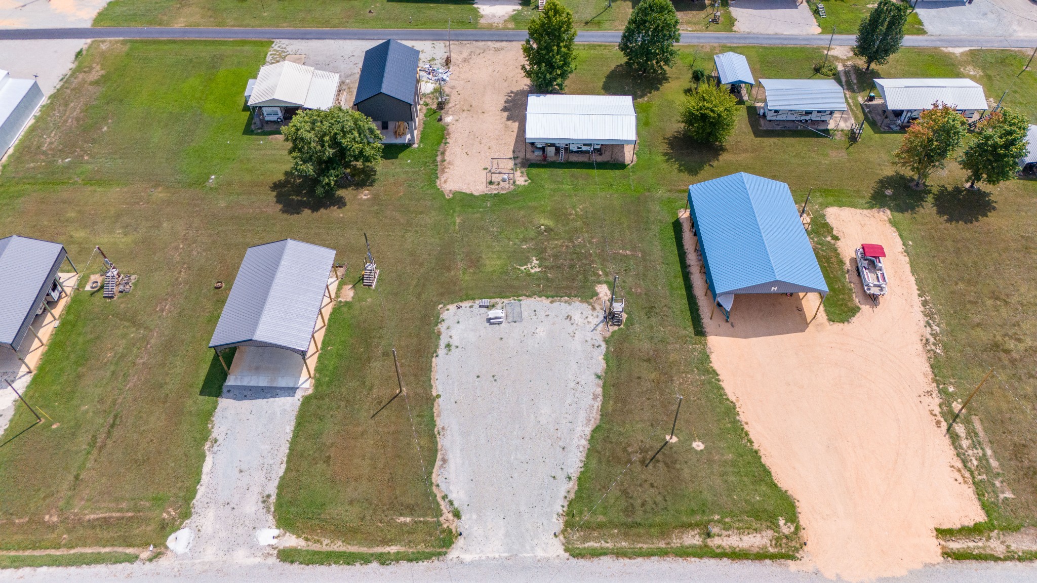 1020 WC PICKETT Road Clifton, TN 38425 - Photo 10 of 28