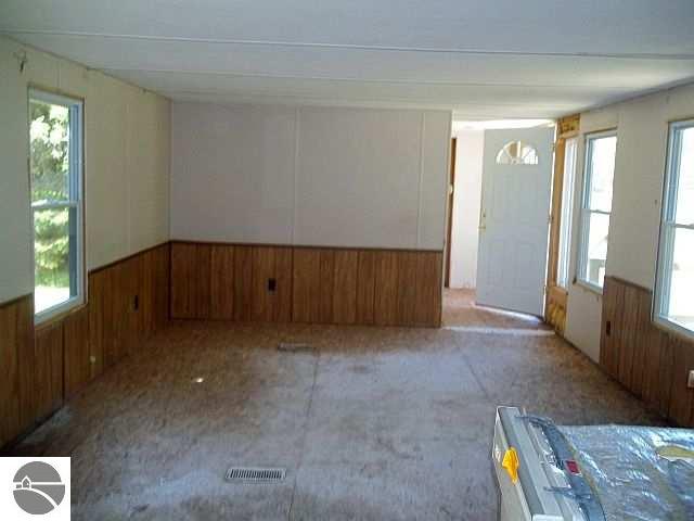 9834 North 7 Road Mesick, MI 49668 - Photo 6 of 14 1736463-5.JPG