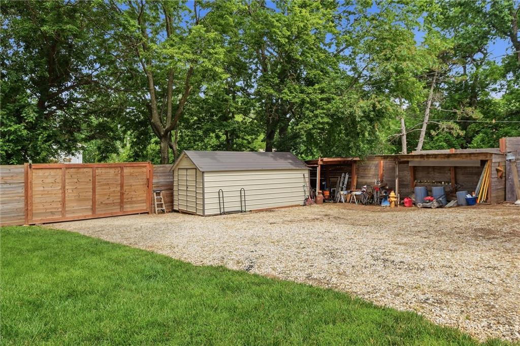8524 Riley Street Overland Park, KS 66212 - Photo 25 of 43