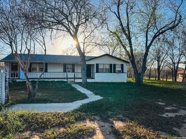 $200,000 | 1207 El Paso Street, Stockdale, TX 78160