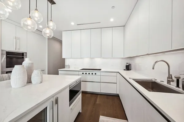 $1,775,000 | 403 North Wabash Avenue, Unit 8A, Chicago, IL 60611
