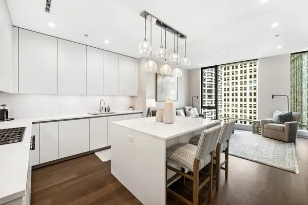 $1,775,000 | 403 North Wabash Avenue, Unit 8A, Chicago, IL 60611