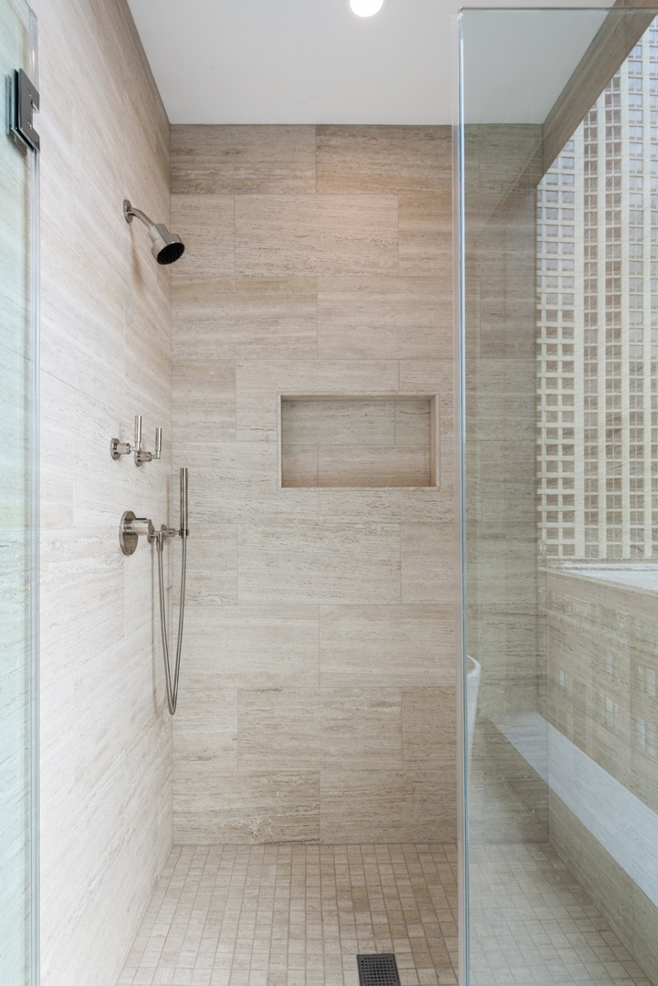 403 North Wabash Avenue, Unit 8A Chicago, IL 60611 - Photo 18 of 32