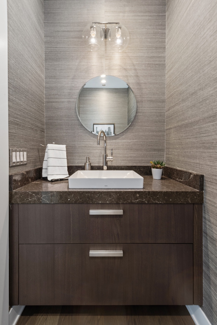 403 North Wabash Avenue, Unit 8A Chicago, IL 60611 - Photo 25 of 32