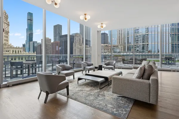 $1,775,000 | 403 North Wabash Avenue, Unit 8A, Chicago, IL 60611
